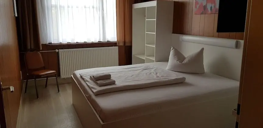 Standard Tek Büyük Yataklı Oda