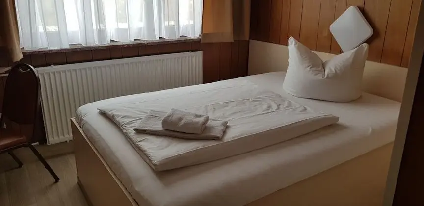 Tek Büyük Yataklı Oda (small)