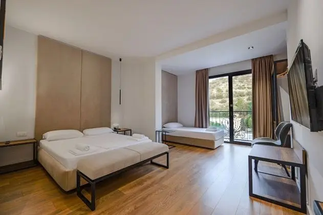 Deluxe Üç Kişilik Oda