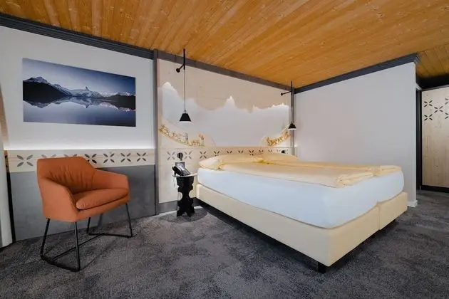 Superior Tek Büyük Yataklı Oda, Balkon, Dağ Manzaralı (Eiger)