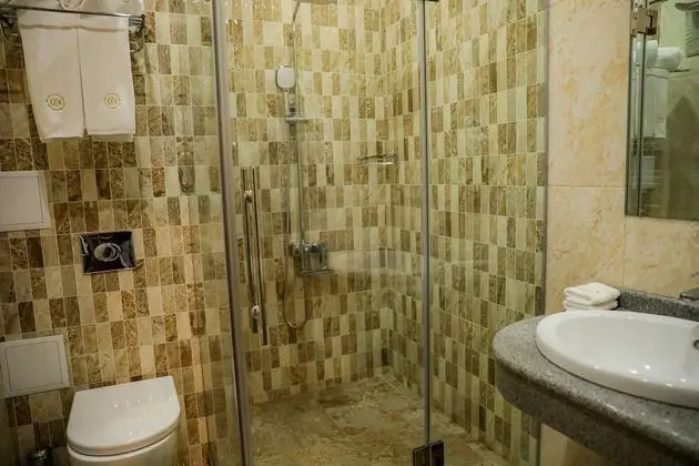 Superior Tek Büyük veya İki Ayrı Yataklı Oda