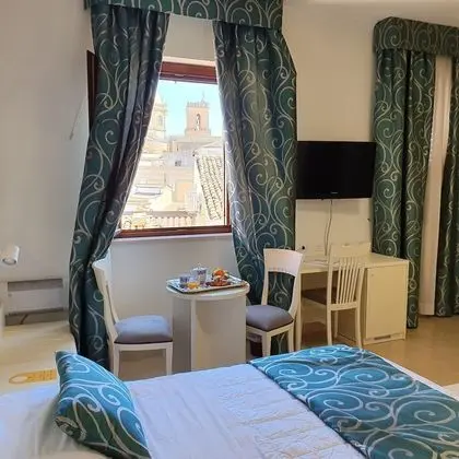 Superior Tek Büyük veya İki Ayrı Yataklı Oda