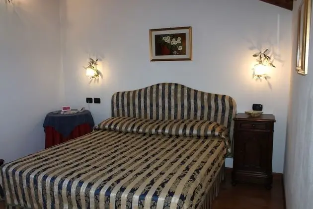 Büyük Yataklı Tek Kişilik Oda