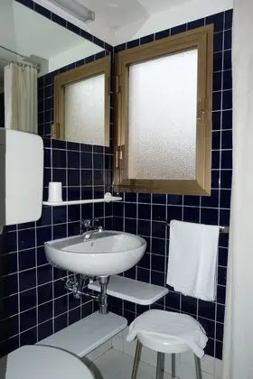 Junior Tek Büyük Yataklı Oda