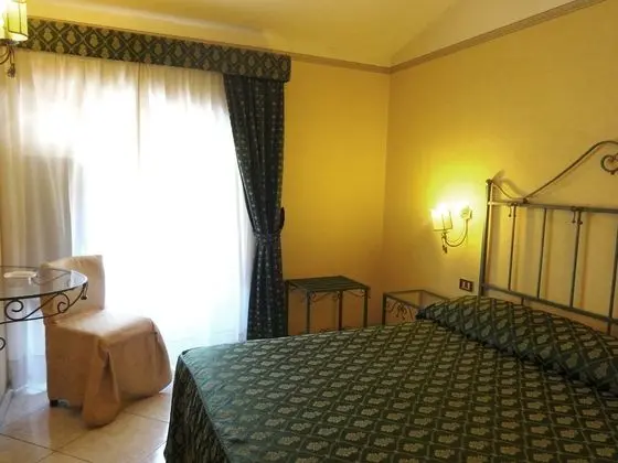 Üç Kişilik Oda