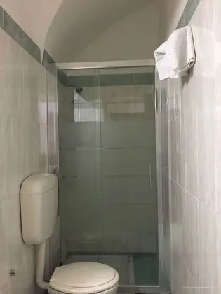 Üç Kişilik Oda