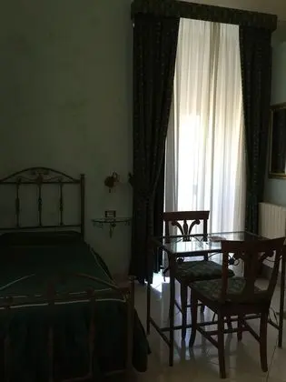 Üç Kişilik Oda