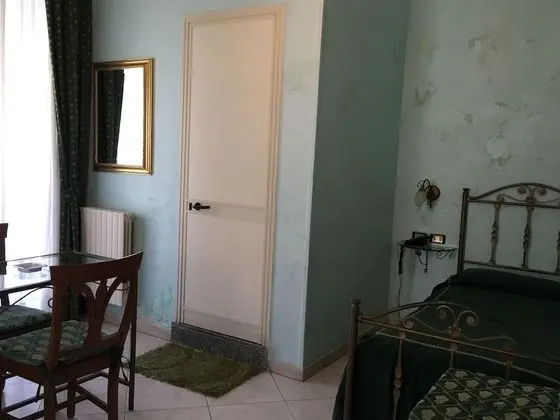 Üç Kişilik Oda