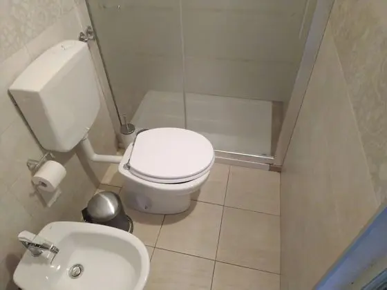 Üç Kişilik Oda