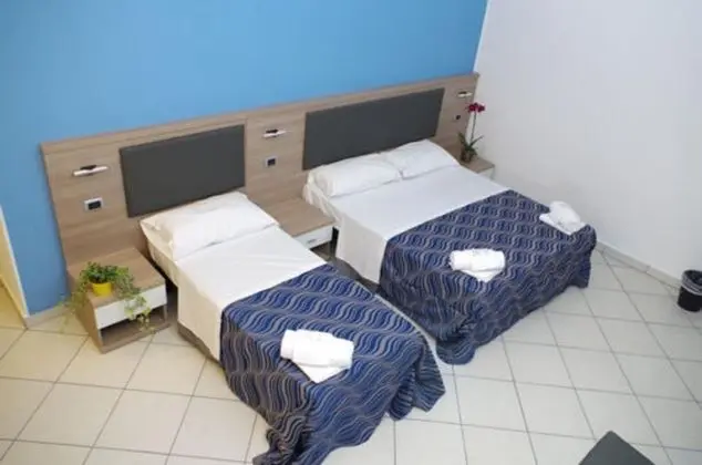 Üç Kişilik Oda, Şehir Manzaralı