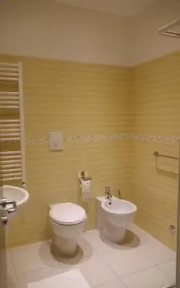 Üç Kişilik Oda, Şehir Manzaralı