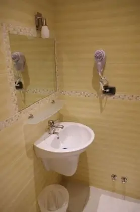 Üç Kişilik Oda, Şehir Manzaralı