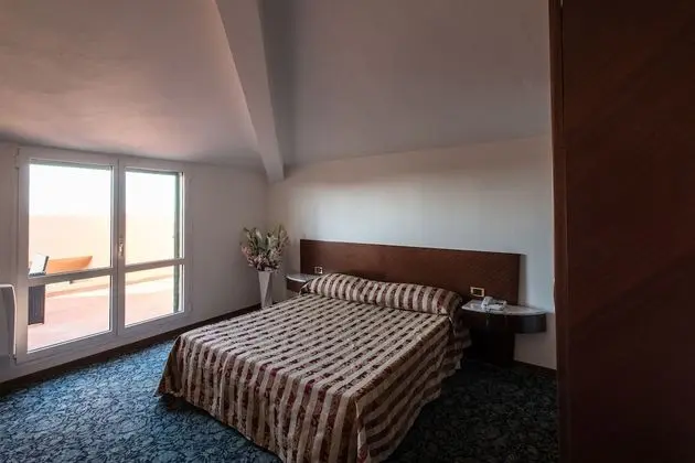 Standard Tek Büyük veya İki Ayrı Yataklı Oda