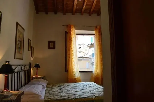 Büyük Yataklı Tek Kişilik Oda