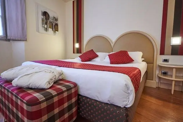 Superior Oda, 1 Büyük (Queen) Boy Yatak, Sigara İçilmez, Sıcak Su Küveti (Converts to 2 Twin Beds)