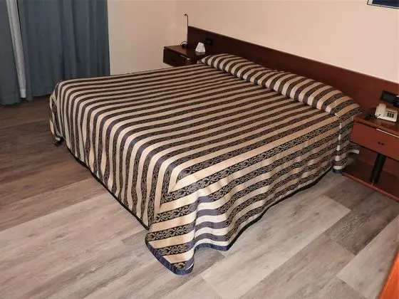 Tek Büyük veya İki Ayrı Yataklı Oda