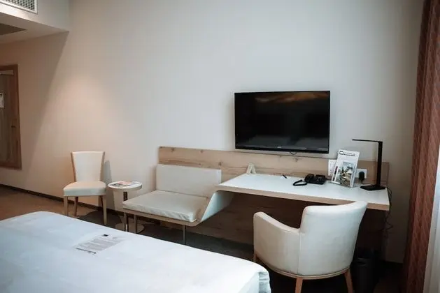 Business Tek Büyük Yataklı Oda