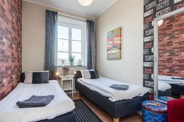 Tek Büyük veya İki Ayrı Yataklı Oda, Ortak Banyo (bed linen and towel included)