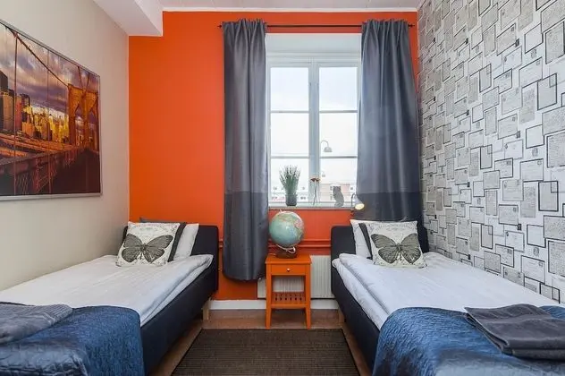 Tek Büyük veya İki Ayrı Yataklı Oda, Ortak Banyo (bed linen and towel included)