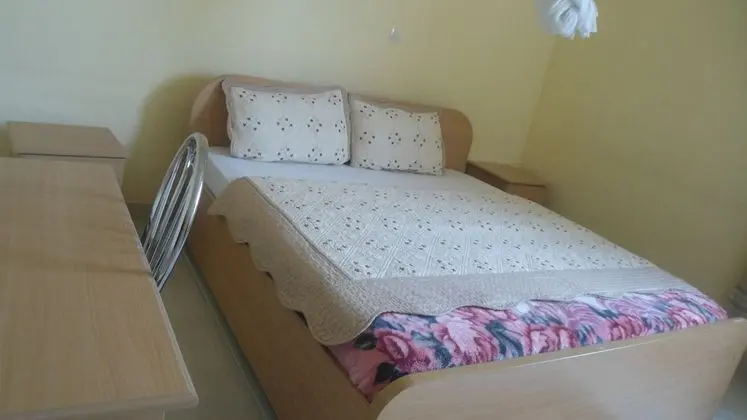 Classic Tek Büyük Yataklı Oda, 1 Yatak Odası, Sigara İçilebilir, Bahçe Manzaralı