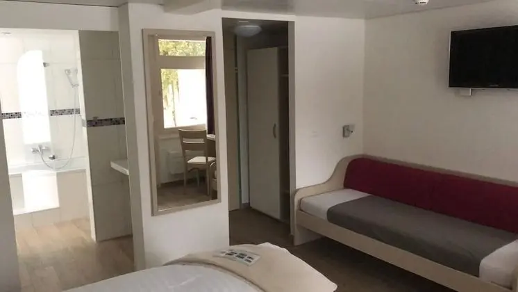 Comfort Tek Büyük veya İki Ayrı Yataklı Oda