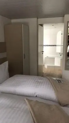 Comfort Tek Büyük veya İki Ayrı Yataklı Oda