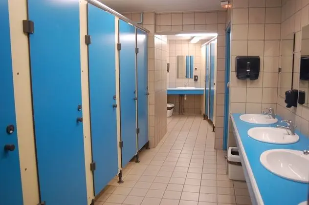 Standard Dört Kişilik Oda, Ortak Banyo