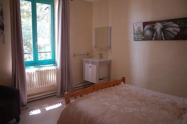 Standard Tek Büyük Yataklı Oda, Ortak Banyo