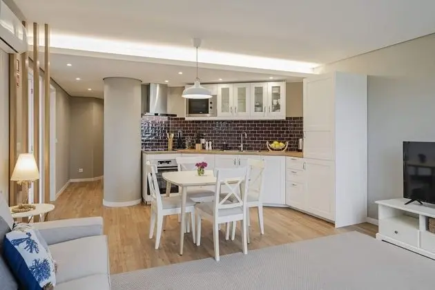 Basic Apart Daire, 2 Büyük (Queen) Boy Yatak, Deniz Manzaralı