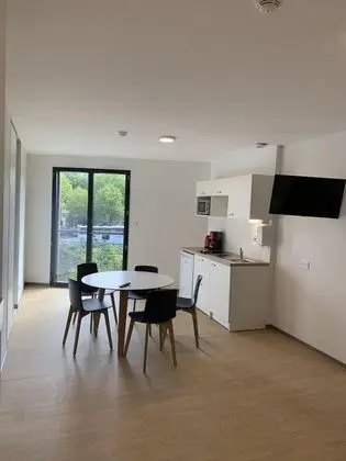 Süit, Banyolu/Duşlu, Kanal Manzaralı (111/110)