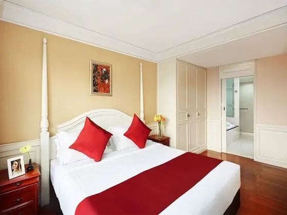 One Bedroom Balcony Suite - Lakeview