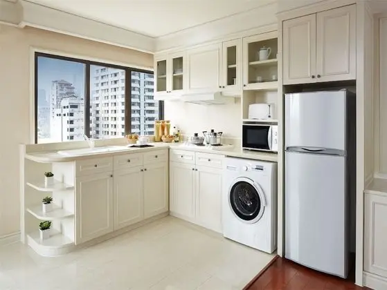 One Bedroom Balcony Suite - Lakeview