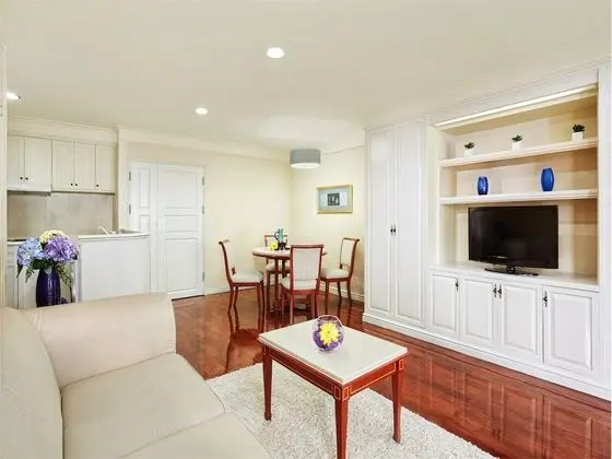 One Bedroom Balcony Suite - Lakeview
