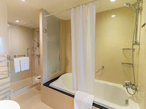One Bedroom Balcony Suite - Lakeview