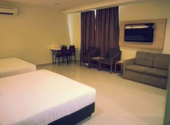 Deluxe Double King Room