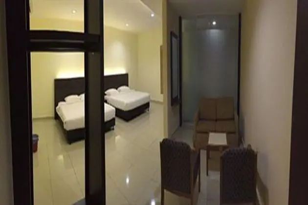 Deluxe Double King Room