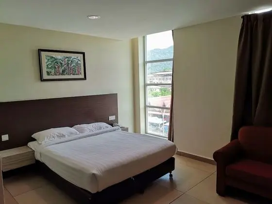 Single Queen Room