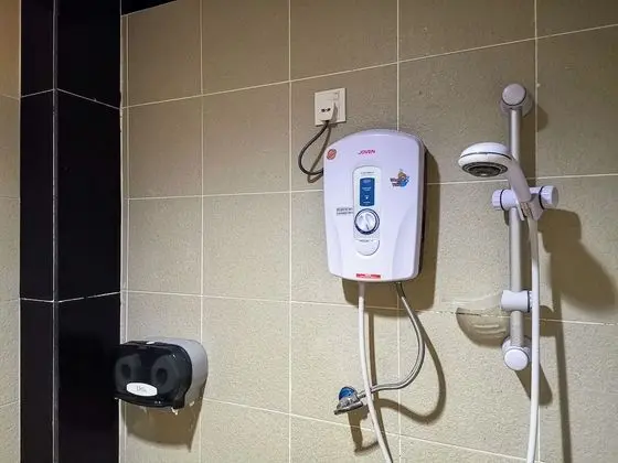 Single Queen Room