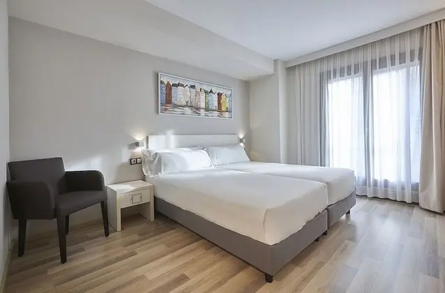 Standard Büyük Yataklı Tek Kişilik Oda, Şehir Manzaralı