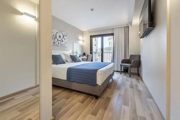 Standard Büyük Yataklı Tek Kişilik Oda, Şehir Manzaralı