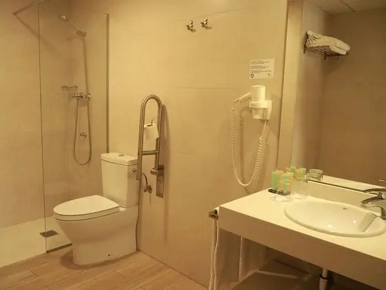 Tek Büyük Yataklı Oda (Interior)