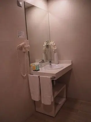 Tek Büyük Yataklı Oda (Interior)