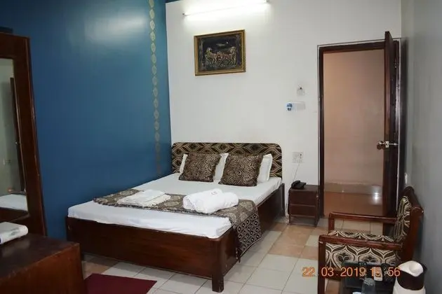 Standard Oda, 1 Büyük (Queen) Boy Yatak, Sigara İçilebilir, Özel Banyo