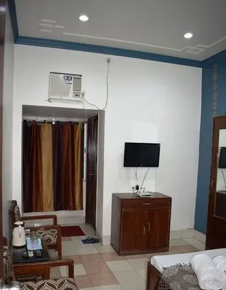 Standard Oda, 1 Büyük (Queen) Boy Yatak, Sigara İçilebilir, Özel Banyo