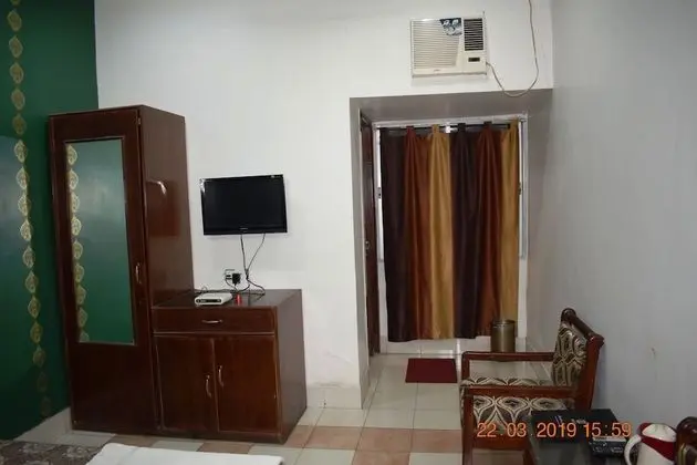 Standard Oda, 1 Büyük (Queen) Boy Yatak, Sigara İçilebilir, Özel Banyo