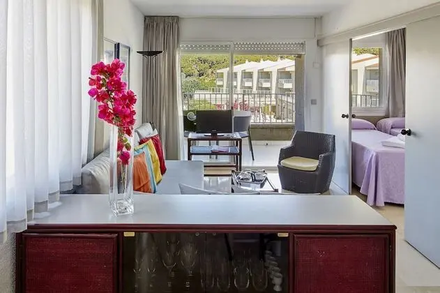 Apart Daire, 2 Yatak Odası, Havuz Manzaralı