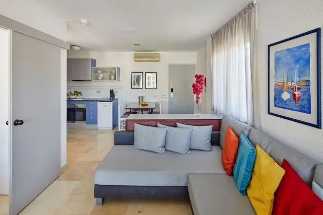 Apart Daire, 2 Yatak Odası, Havuz Manzaralı