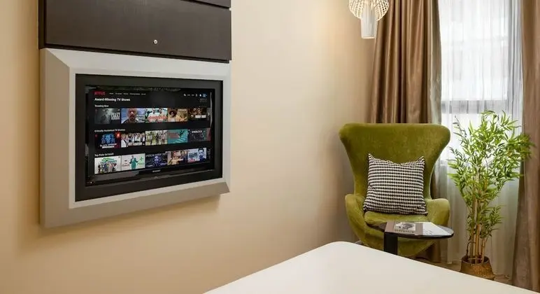 Deluxe Tek Büyük Yataklı Oda