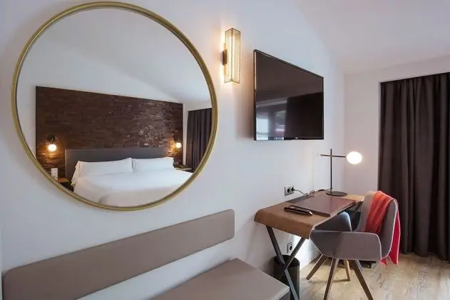 Deluxe Tek Büyük veya İki Ayrı Yataklı Oda, Şehir Manzaralı (2 adults + 2 children)