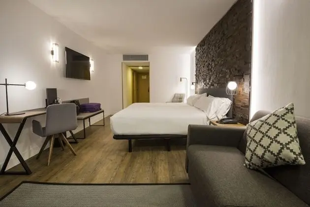 Deluxe Tek Büyük veya İki Ayrı Yataklı Oda, Şehir Manzaralı (2 adults + 2 children)